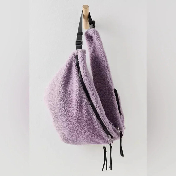Free People Handbags - NWT new FREE PEOPLE overachiever Sherpa sling bag lavender purple fuzzy teddy